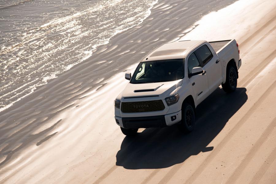  Toyota Tundra TRD Pro CrewMax 2018 года  (фото 2 из 52)